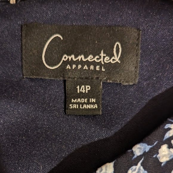 Connected Apparel Maggie Floral two pocket Dress - Picture 3 of 3